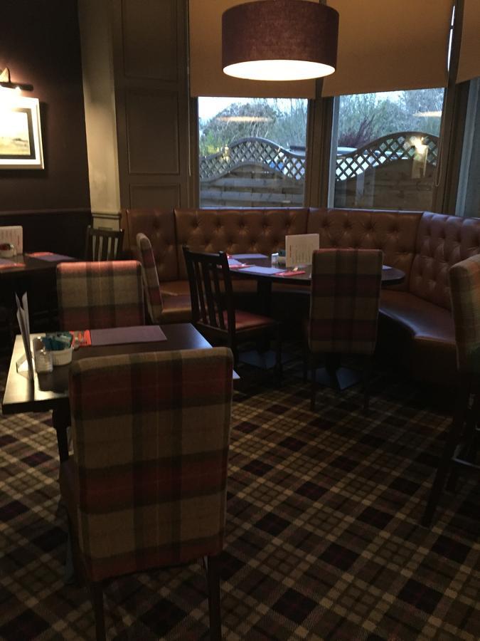 Burnett Arms Hotel Inverurie Exterior photo
